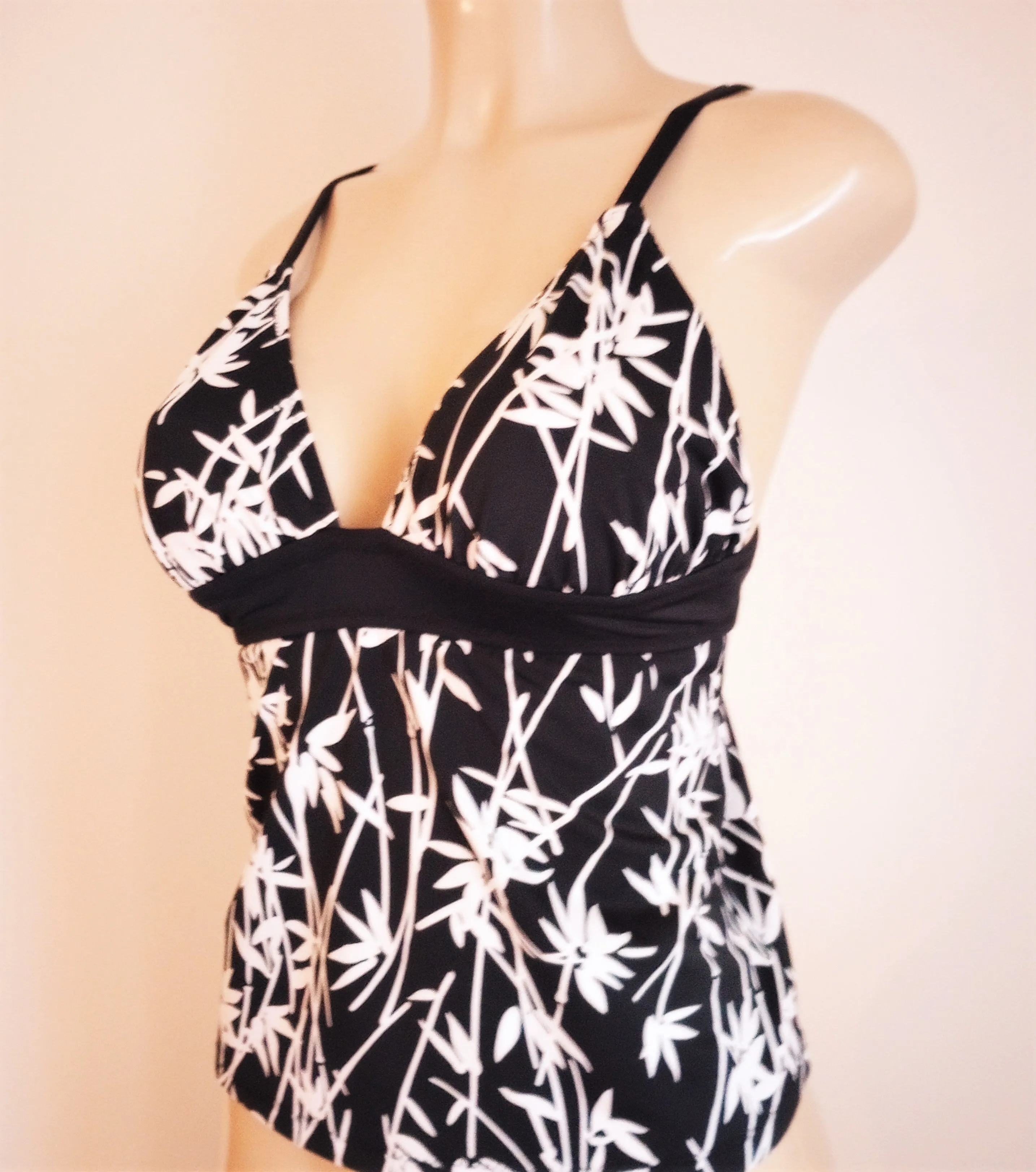 Triangle Top Tankini Under Rib Band Crossover Open Back