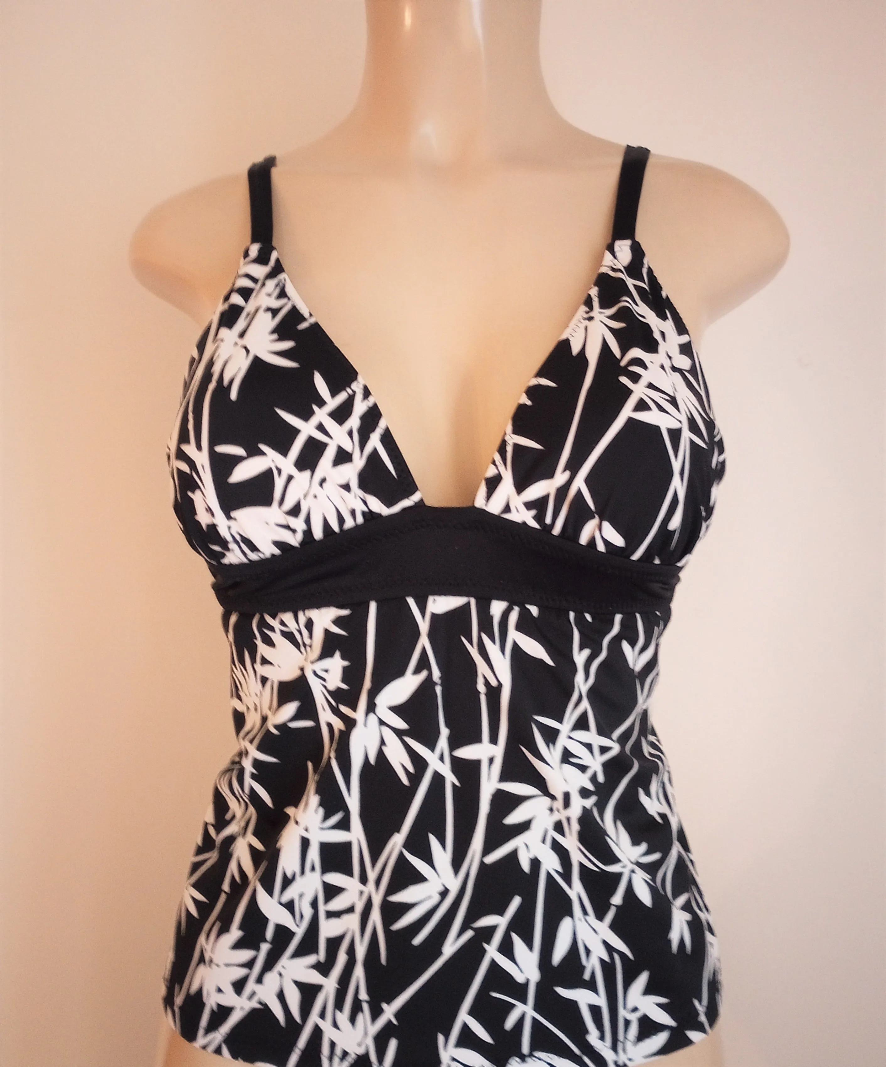 Triangle Top Tankini Under Rib Band Crossover Open Back